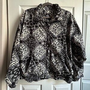 VTG Active Studio Women's Large Black Gray White Animal Print Windbreaker Jacket